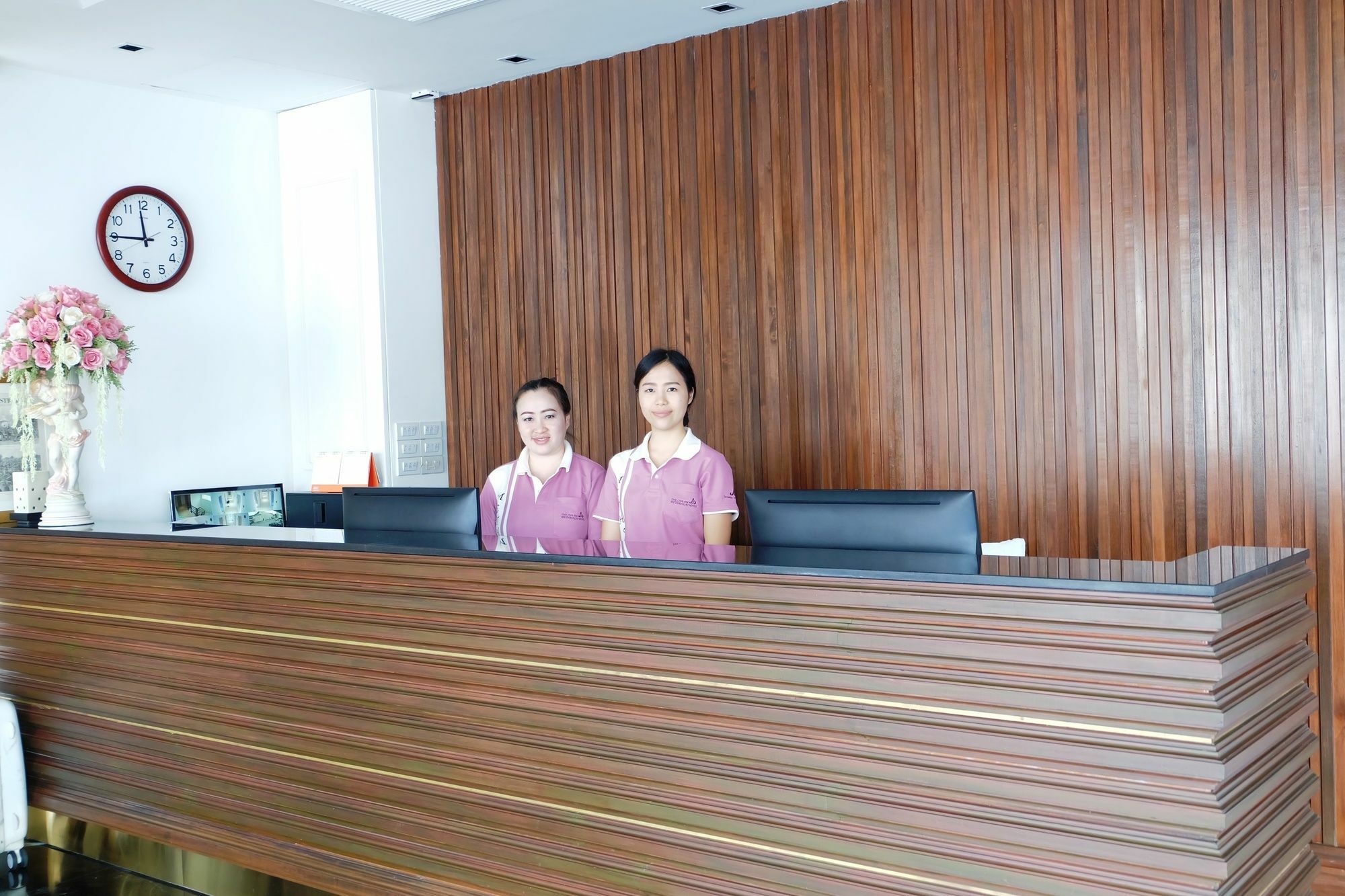 Methavalai Residence Hotel - Sha Extra Plus Bangkok Bagian luar foto